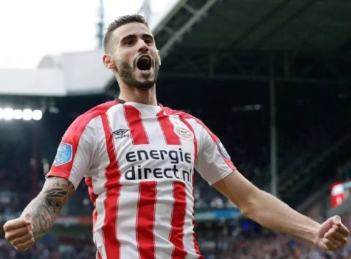 爱游戏体育-本菲卡发布备战花絮，今夜远射贴柱，荷甲任务艰巨，纪律约束更严格-爱游戏体育